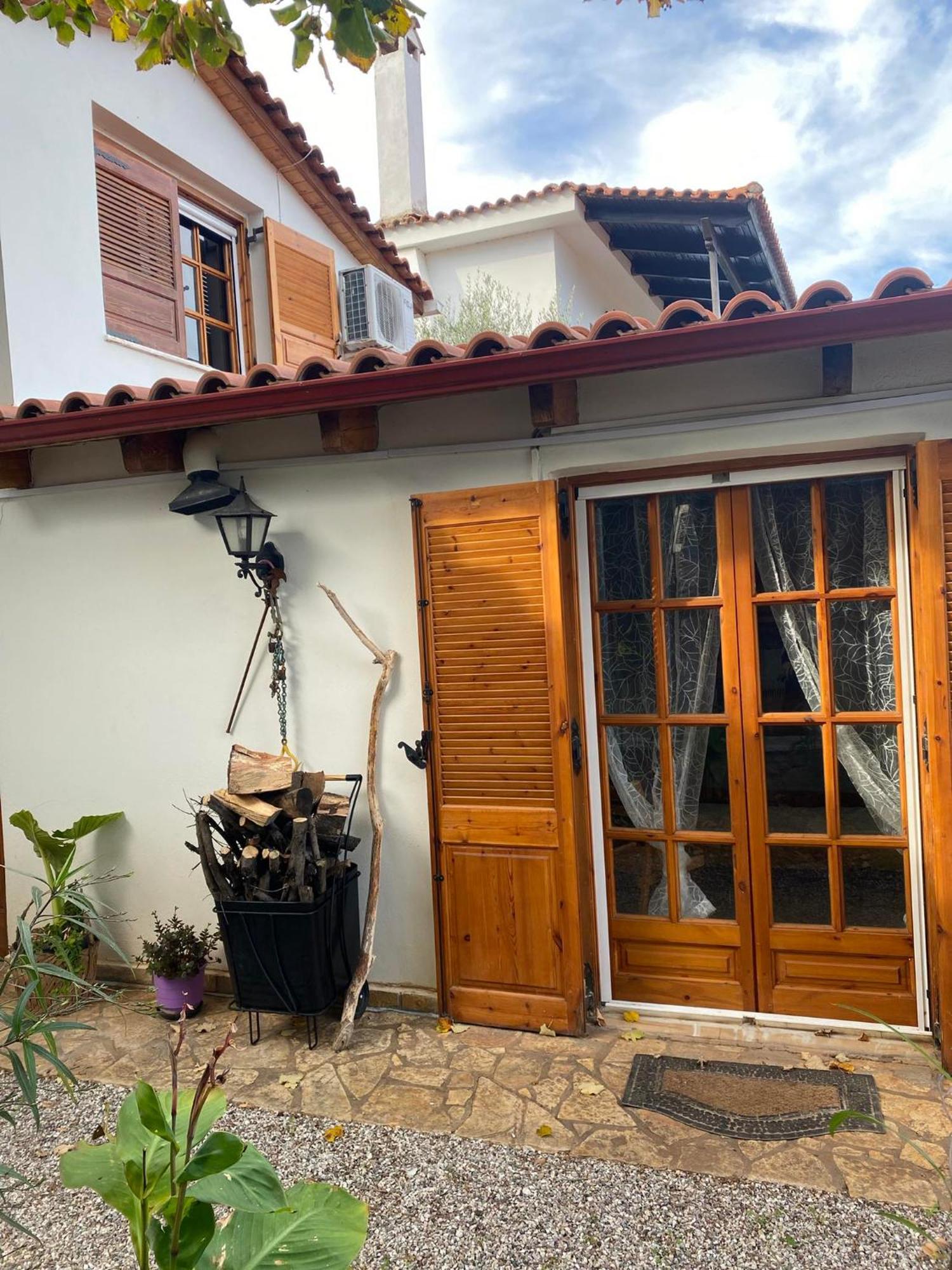 Cottage House With Incredible View Trápeza المظهر الخارجي الصورة
